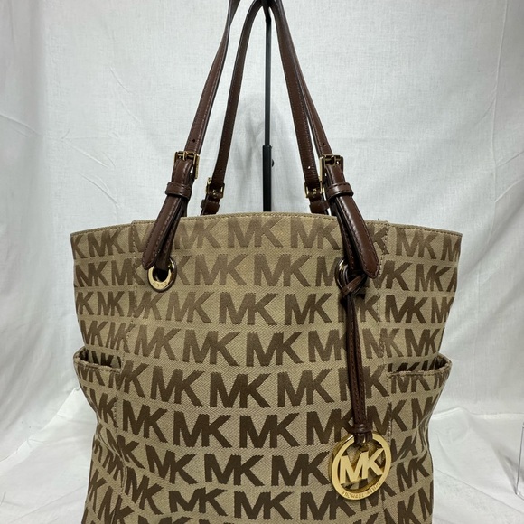 EUC - Michael Kors “Anabelle” jet set signature canvas tote and matching wallet - Picture 4 of 17